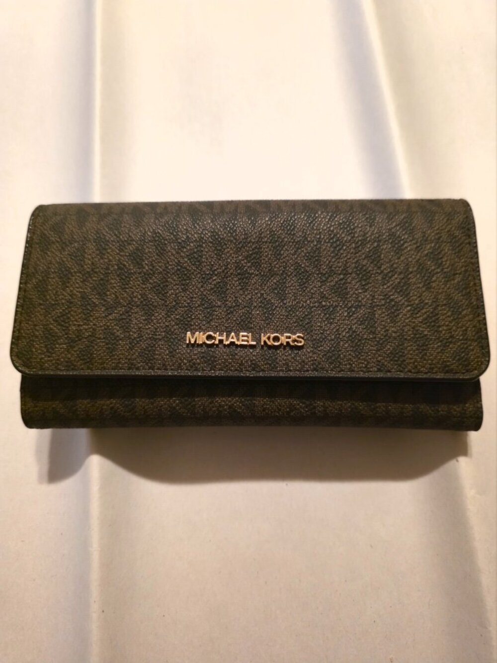 Michael Kor long wallet